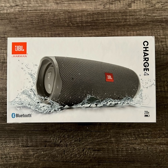 JBL Charge 4 Wireless Bluetooth Speaker - Picture 2 of 6